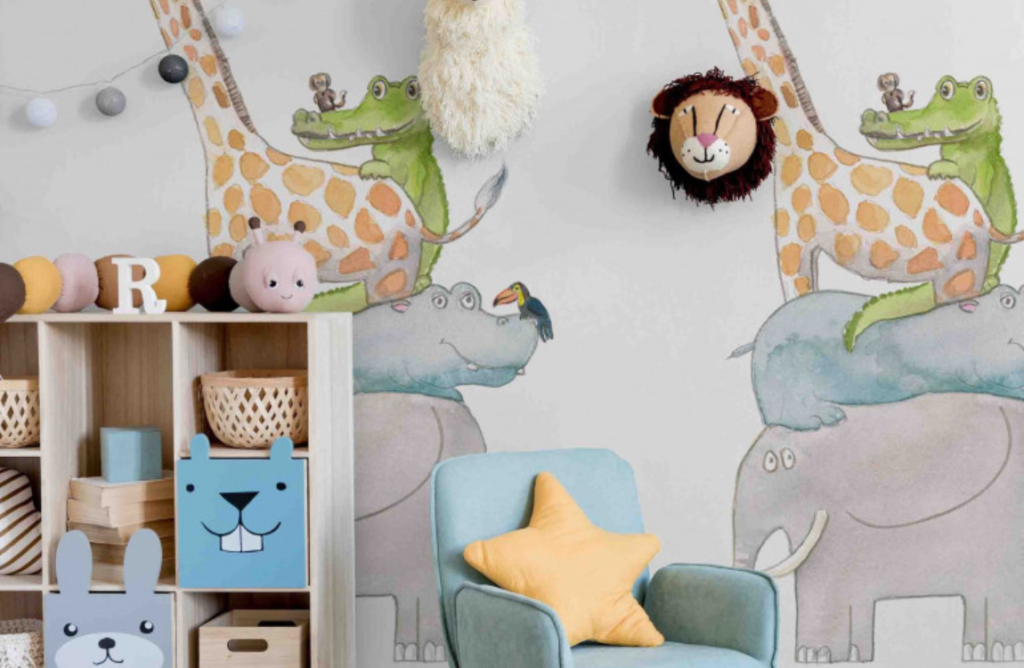 papel pintado pared infantil con tematica de animales en habitacion infantil